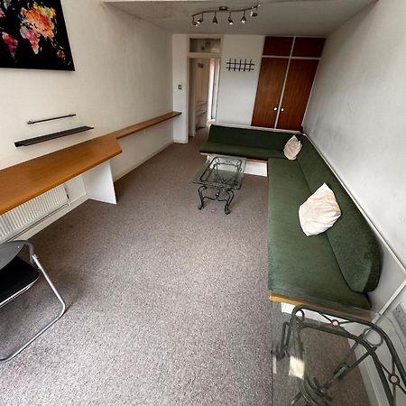 Two-Bedroom Flat Close To Uni & Shopping Center With Free Parking Ковентрі Екстер'єр фото