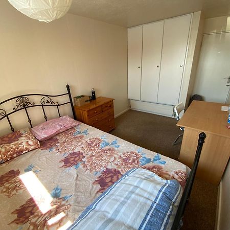 Two-Bedroom Flat Close To Uni & Shopping Center With Free Parking Ковентрі Екстер'єр фото